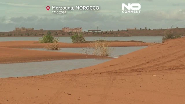 Marocco, le piogge ridanno vita a un lago nel Sahara