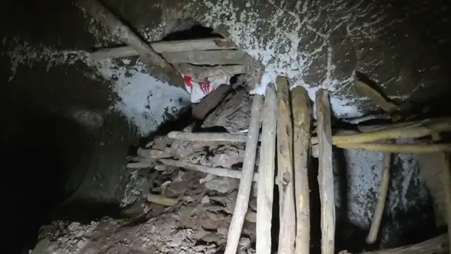 أخطر⛔️عمل في المغرب 🇲🇦 العميق😲  لقمة العيش 😭في قلب الظلام🌌رجال يتألمون في صمت